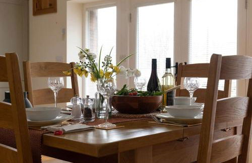 CRUCK BARN - Beautiful Renovated Barn within the Countryside - Photo 39