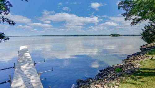 Lakefront Chippewa Falls Haven with Private Deck! - Foto 2