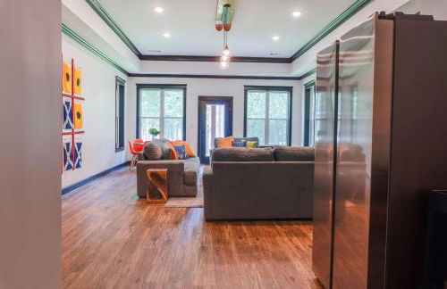 Luxurious Lake Front Estate, Sleeps 20, Game Room and Pet Friendly - Foto 30