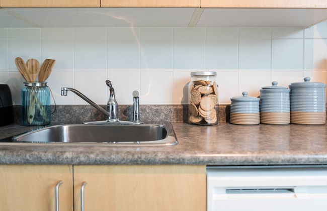 QuickStay CN Tower View Condo in Fort York - Foto 28