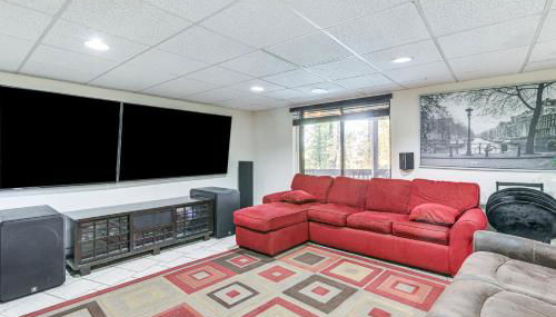 Spacious King of Prussia Home with 2 Game Rooms - Foto 4