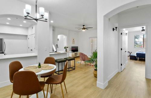 CozySuites Glendale by the stadium with pool 10 - Foto 15