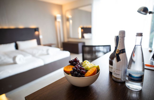 Car by Side - Foto 17