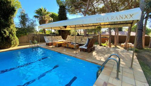 Villa Sitges El Ranch Amaizing Outdoor Areas Beaches at 5 minutes walk Sitges at 15 min drive AC Pool Jacuzzi & Garden XXL - Foto 5