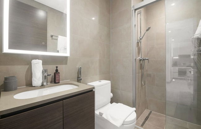 Modern 2BR Retreat Creek Vistas Scenic Views - Foto 16