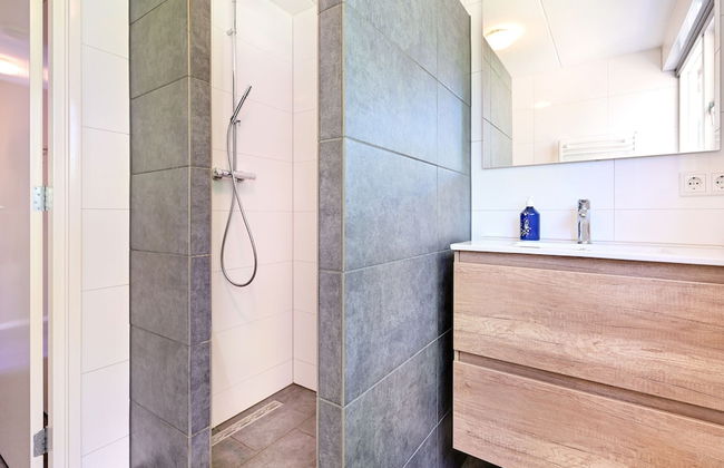 Holiday Home in Reutum With Sauna - Photo 20