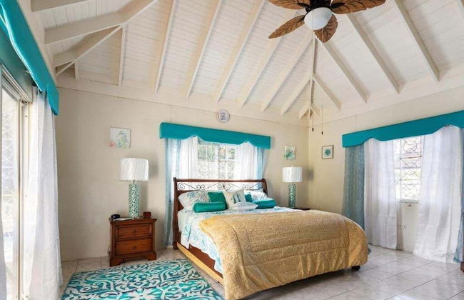 Yancey Largo Villa Perfect Jamaica Ironshore Getaway w Private Pool and Onsite Staff Services by RedAwning - Photo 15