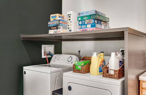 NEW! Shenandoah family & dog friendly cabin - 5 min walk river with private river access, BBQ, playground, fire pit - Foto 44