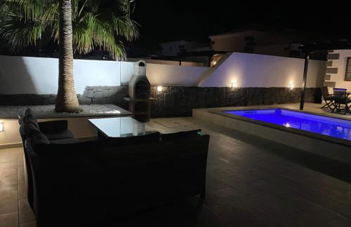 Stunning Villa Arabella - Heated Pool - BBQ - Amazing Terrace - Playa Blanca - Foto 11