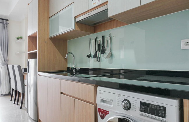 Best Studio with Pool View at Menteng Park Apartment - Photo 4