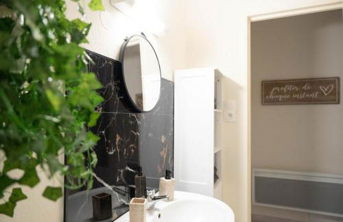 L’Élégant - T2 - 10 min aéroport - Parking privé - Foto 11