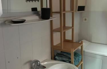 Grands Gîtes de charme avec jardin, lieu calme et paisible en plein coeur d'Arbois, linge inclu, lits faits à l'arrivée et ménage en fin de séjour - Foto 9