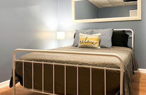 Sleeps 14 9 Beds and Bathrooms Historic plus WIFI - Foto 3