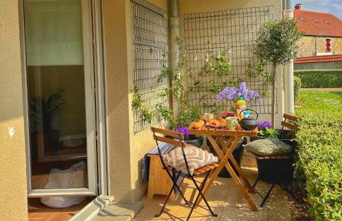 La Voulzie Appartement - Proche centre avec parking privé - Foto 17