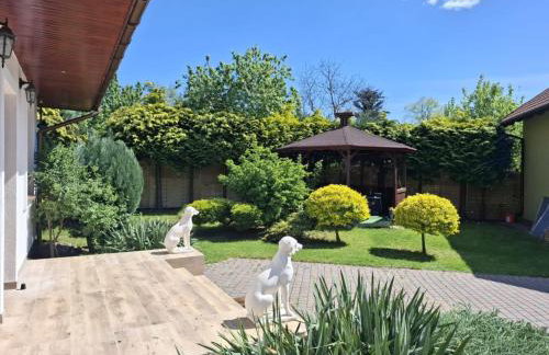 Biały Domek dla 6 osób oraz Domek Sternika dla 4 osób - jezioro, las, wiejski klimat - Foto 2