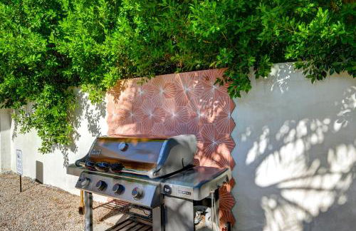 Ultra Luxury Resort Like Compound Pool, Spa, Fire Pit- Close to Everything- 4BD/2.5BTH - Foto 41