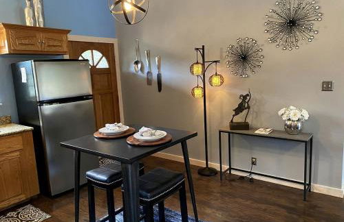 Charming Pet-Friendly Vacation Rental with a Private Pool in Hays County, Texas - Foto 6