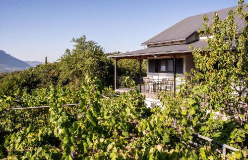 Agnes Cottage House - Photo 1