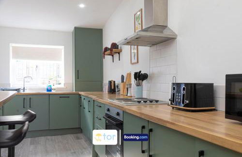 Explore Welsh Wonders, 3 Bedroom House By The One Retreats Short Lets & Serviced Accommodation Treharris - Foto 35