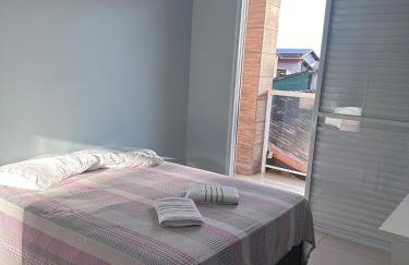 Sobrado top com piscina, espaço gourmet, próximo à praia com Ar Condicionado - Foto 3