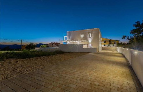 3 Bedroom Gorgeous Home In Linardici - Photo 18