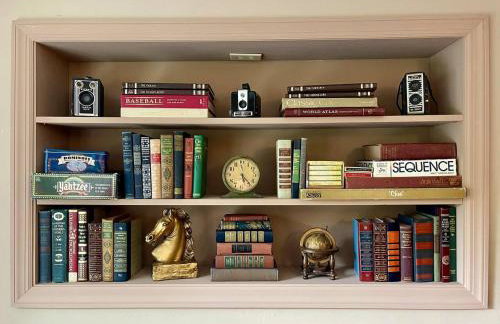 Vintage, Mid-Century Suite above Antique Store - Foto 10