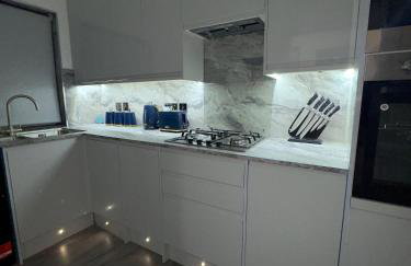 Luxxe House with Hot tub and Pool table - Photo 45