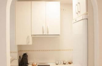 Coqueto Apartamento con vistas al mar y piscina - Photo 12