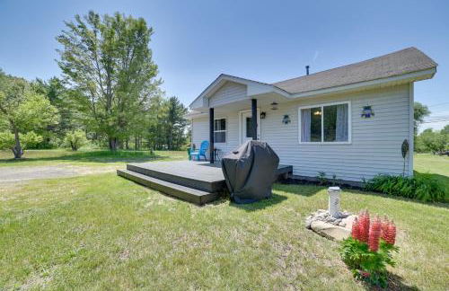 All-Season Getaway in Frederic Bring Your Pets! - Foto 26