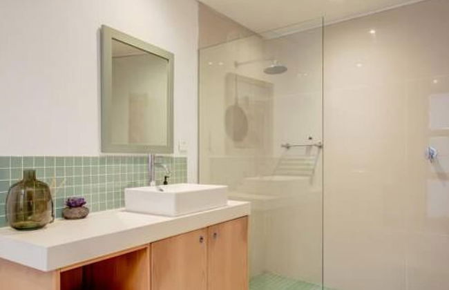 Immaculate Camps Bay Villa w Jacuzzi Views Pool Villa Grenache - Photo 42