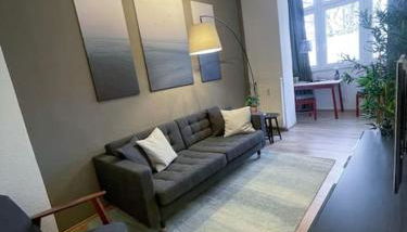 Modern Cozy apt. -with 2 TV, Netflix and work desk - Foto 2