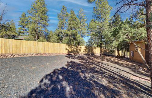 2 Mi to Show Low Lake: Scenic Cabin w/ Balcony - Foto 31