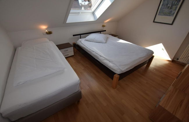 Tolstov-Hotels Generous 3 Room Apartment - Photo 9