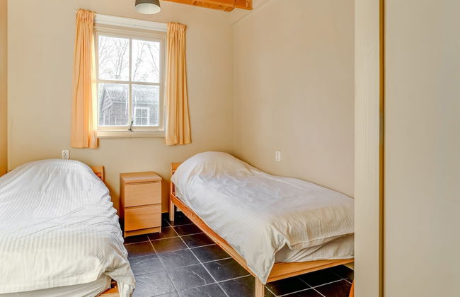 Tranquil Holiday Home in Lage Zwaluwe With Terrace - Photo 10