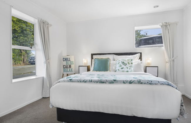 Bright 3-Bedroom Unit - WiFi & Parking - Photo 20