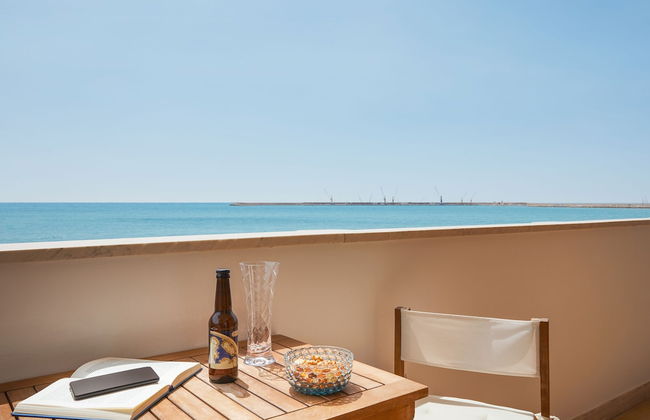 Orizzonte Casesicule, Fantastic Sea View with Balcony and Big Windows, Wi-Fi - Foto 15