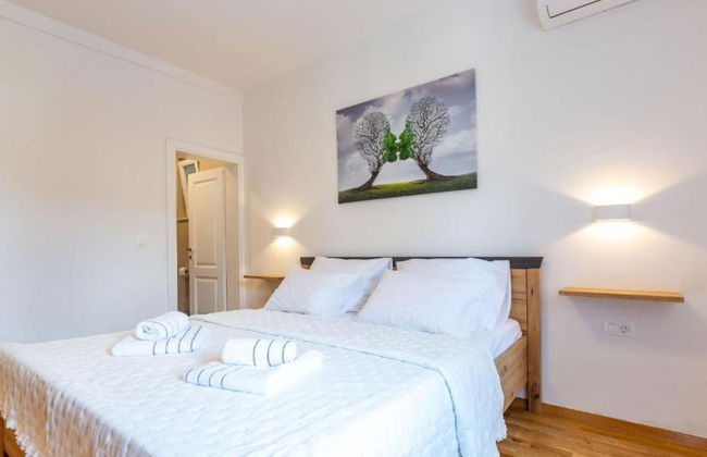 Peaceful Murvica Villa Pool, Garden, and Modern Comfort - Photo 4