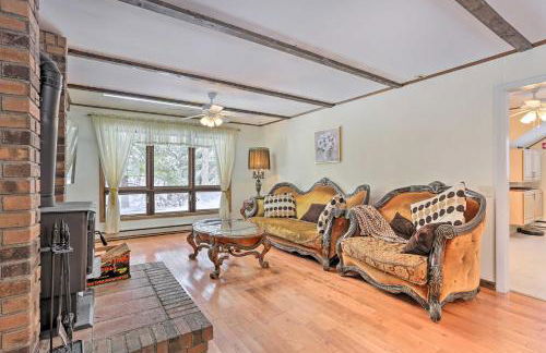 Large Greeley House with 2 Game Rooms and Yard! - Foto 6
