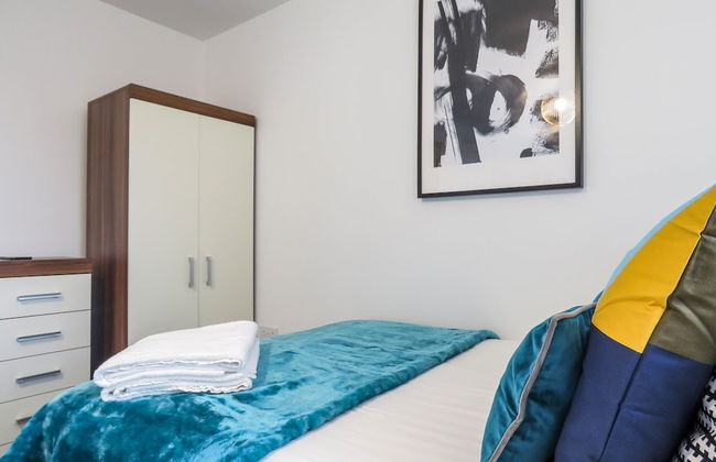 Tudors eSuites Birmingham Townhouse Private Garden Free Parking - Foto 4