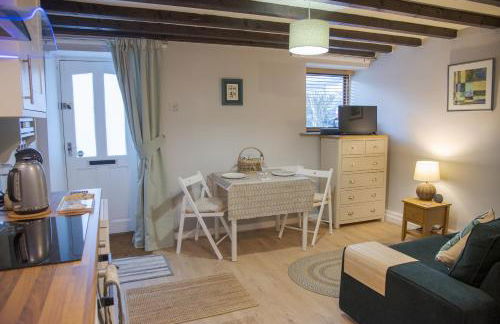 Little Thornsett - Photo 3