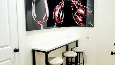 Cozy 2BR in Newark for Families, Work & Long Stays - Photo 2