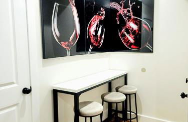 Cozy 2BR in Newark for Families, Work & Long Stays - Photo 2