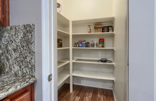 Yosemite Hilltop Gated Villa near Oakhurst, Bass Lake and Mariposa w EVCharger Hottub Grill and Awesome Views! - Foto 30