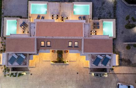 A V Luxury Apartments with Private Pools - Photo 47