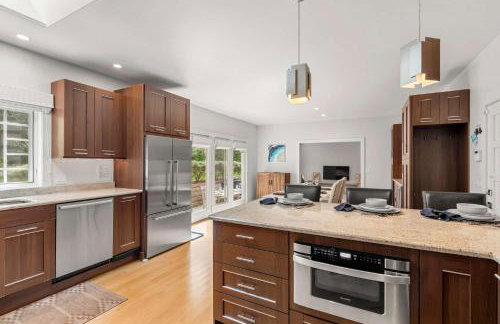 Family Friendly Home Mins to Beach and Downtown - Photo 3