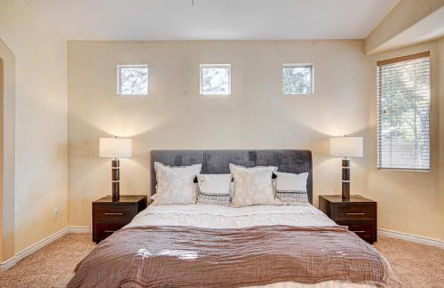 Luxury 6 BR Home Large Pool & Spa with Grassy Yard - Photo 18