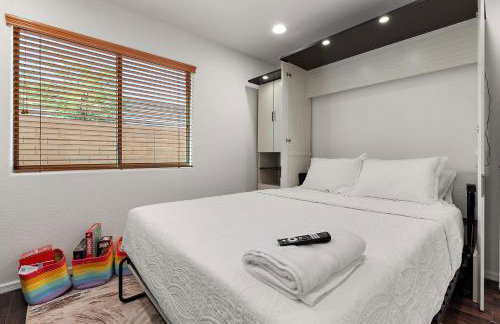 Serenity Splash Upscale Stay Pool Game Lounge - Foto 26