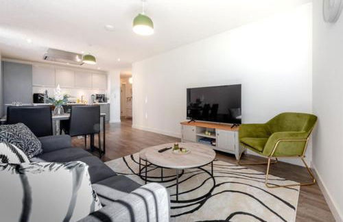 Stylish Skyline Apartment - 2 Bed, 2 Bath, Gym, Concierge in City Centre - Foto 38