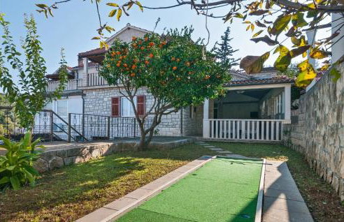 1 Bedroom Nice Apartment In Splitska - Photo 6