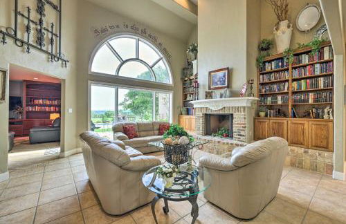 Extravagant 4,500 Sq Ft Home in Hill Country! - Photo 2
